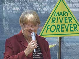 Shirley Friend at the Mary River